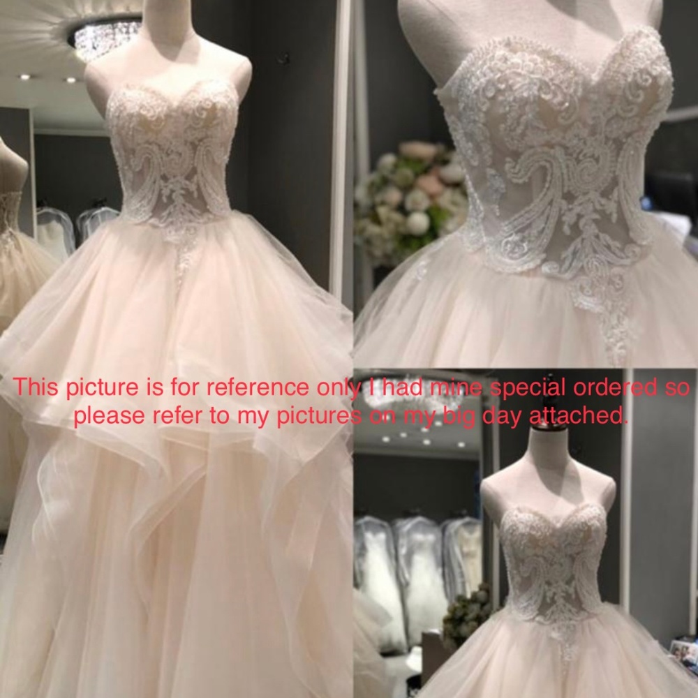 Pre-owned White wedding gown. Princess style